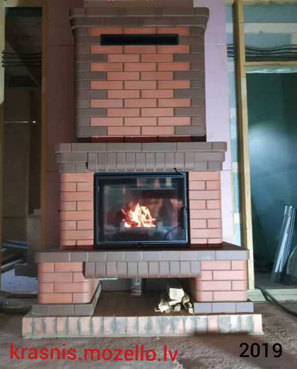 Kamins ar čuguna kurtuvi